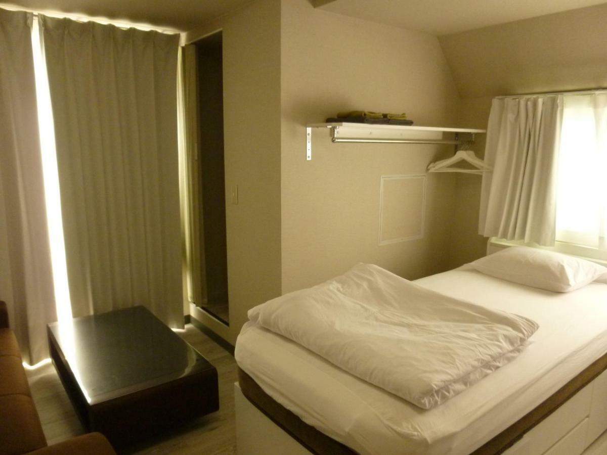 Hyu House
