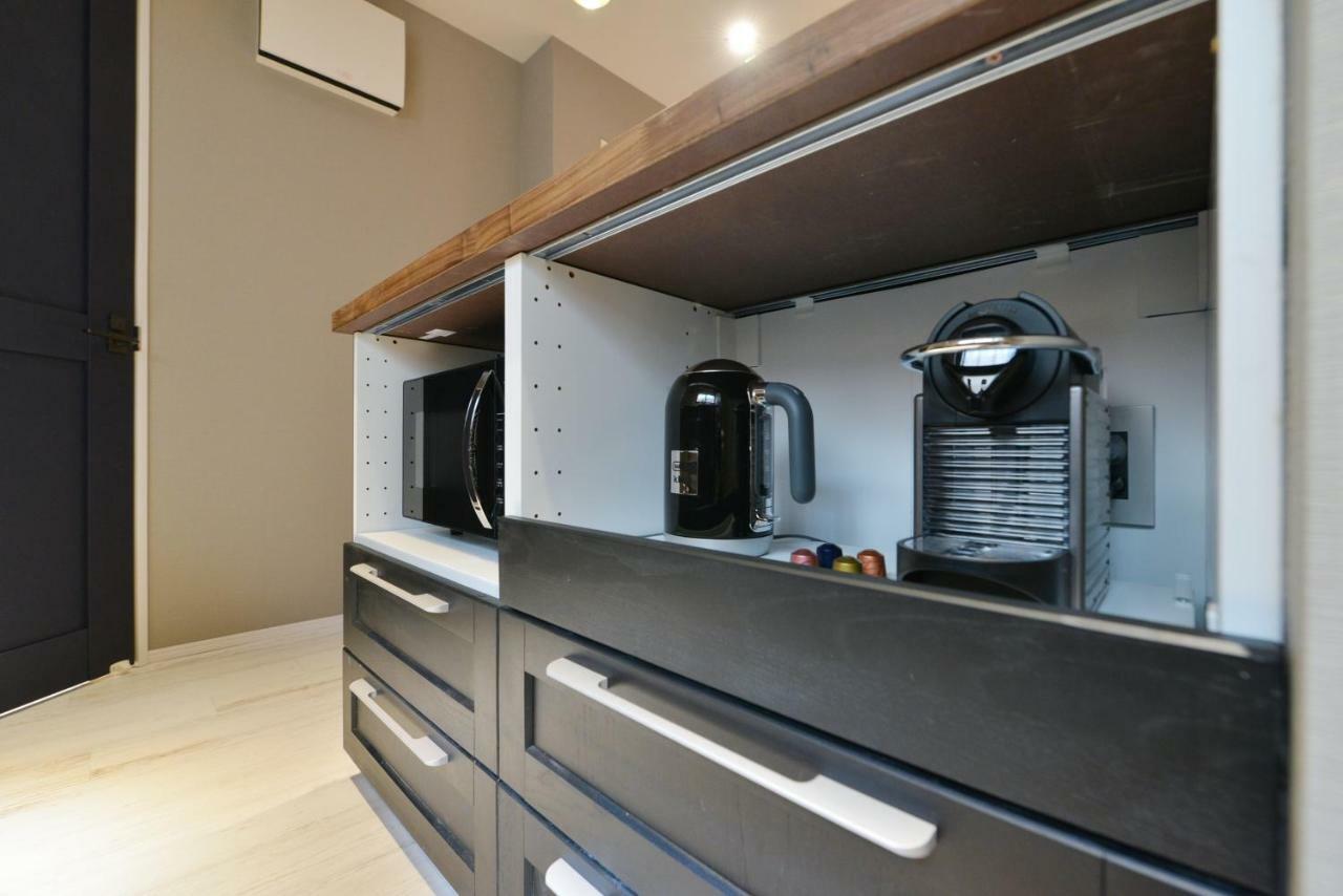 Apartment Real Life Meguro River Tokyo