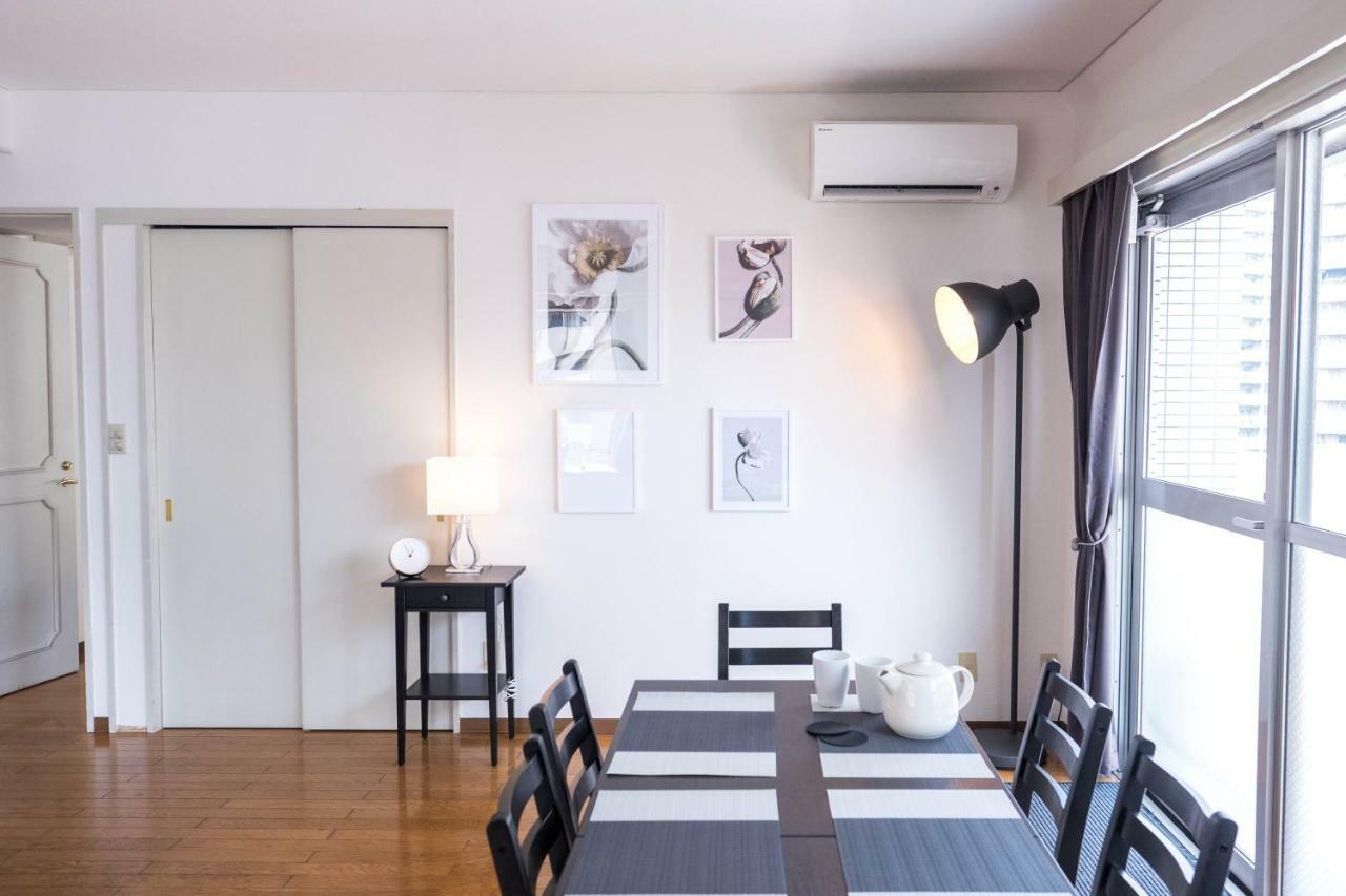 Apartment Charming With Private Balcony Tokyo