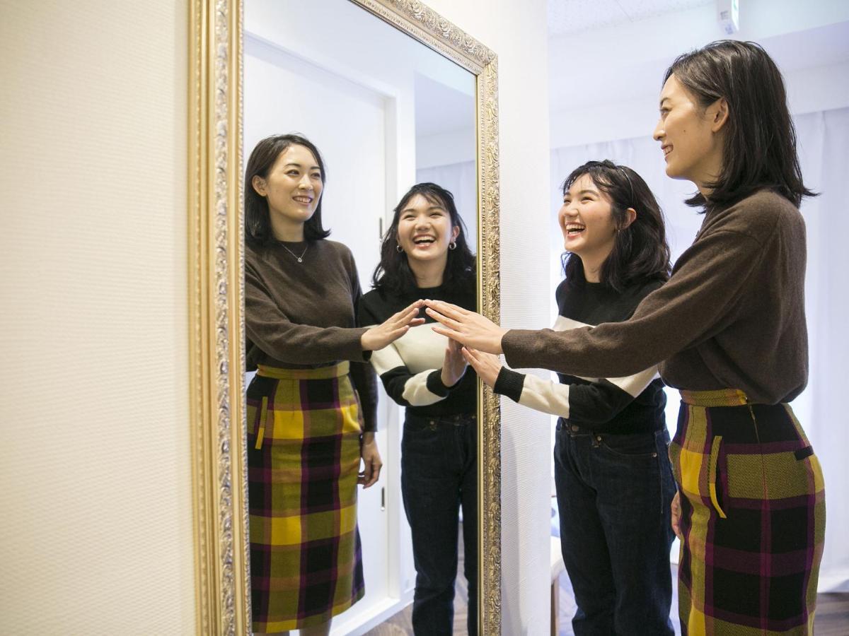 Alice In The Mirror Caters To Women