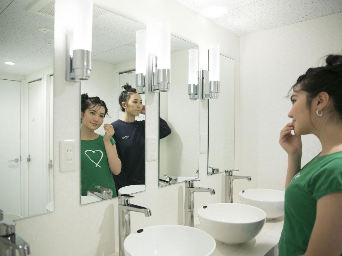Alice In The Mirror Caters To Women * Tokyo