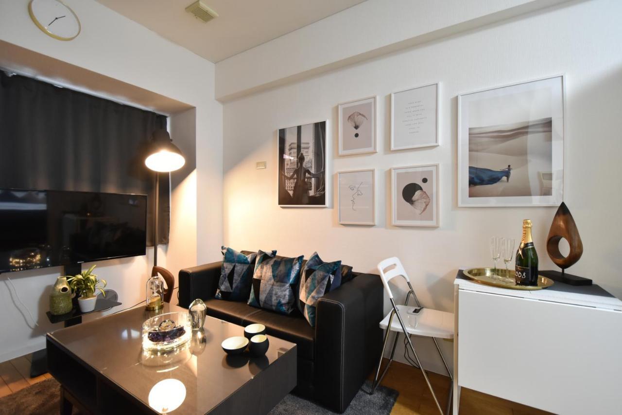 Charming With Private Balcony *