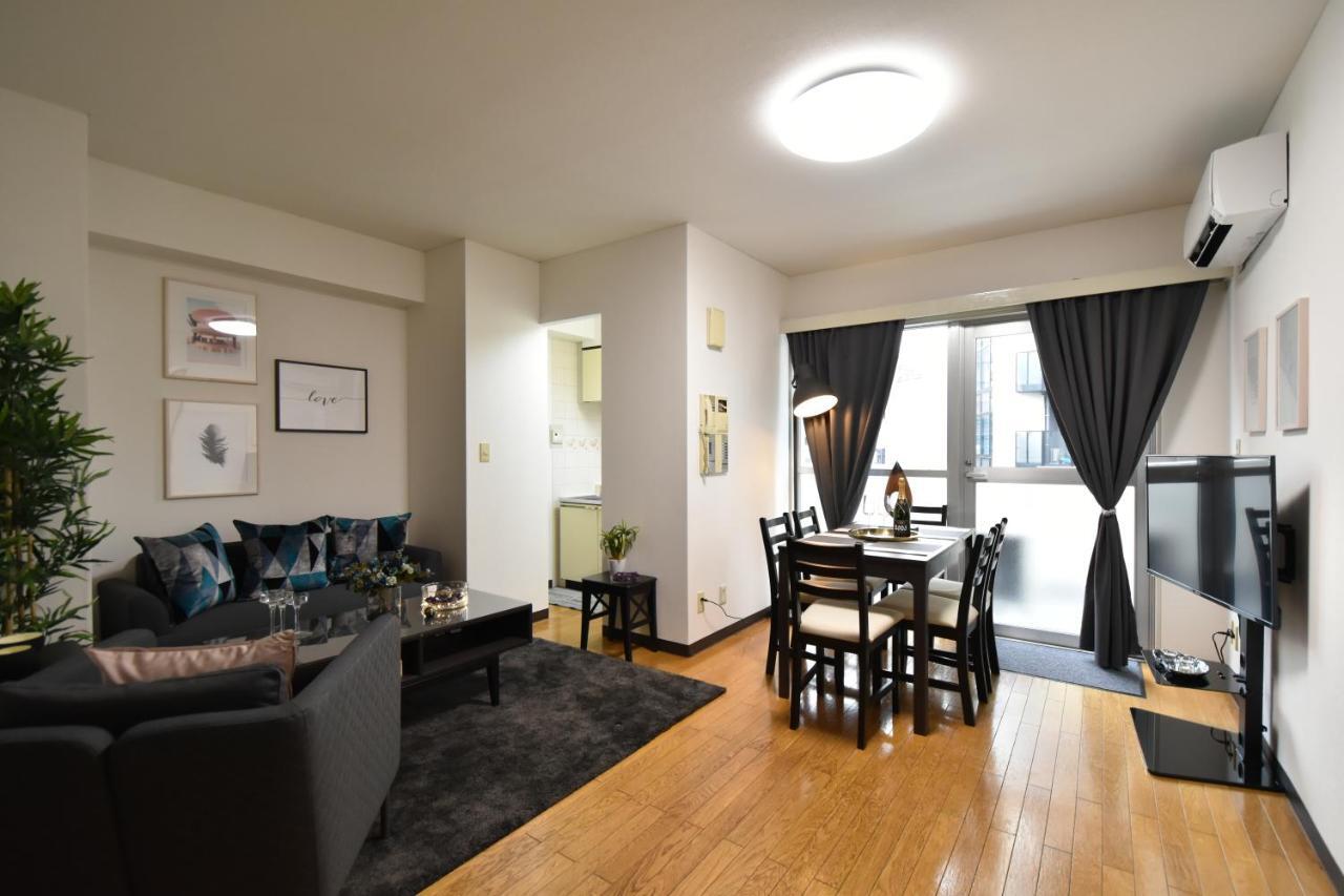 Charming With Private Balcony *