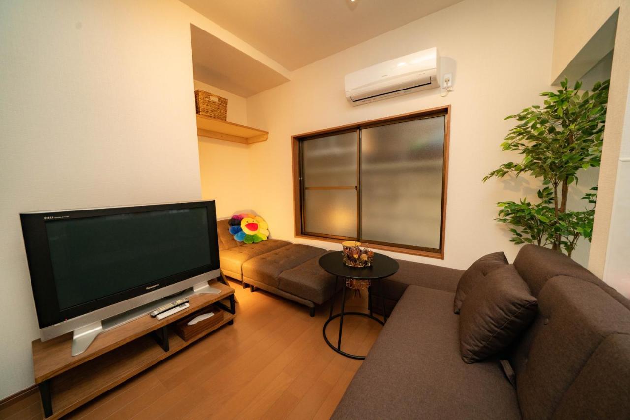 Apartment 3 Bedrooms House In Food Heaven Area *