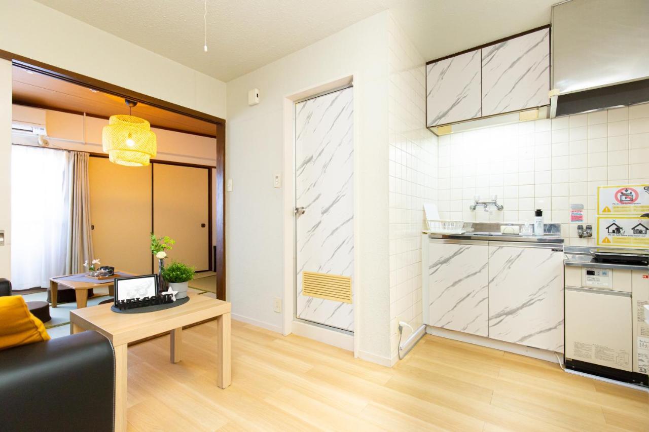 Bari Romane Building * Tokyo