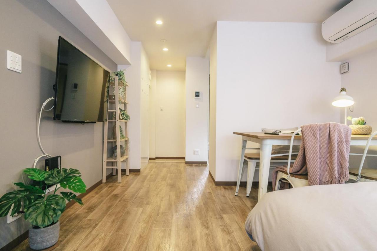 Hideout Apartment *