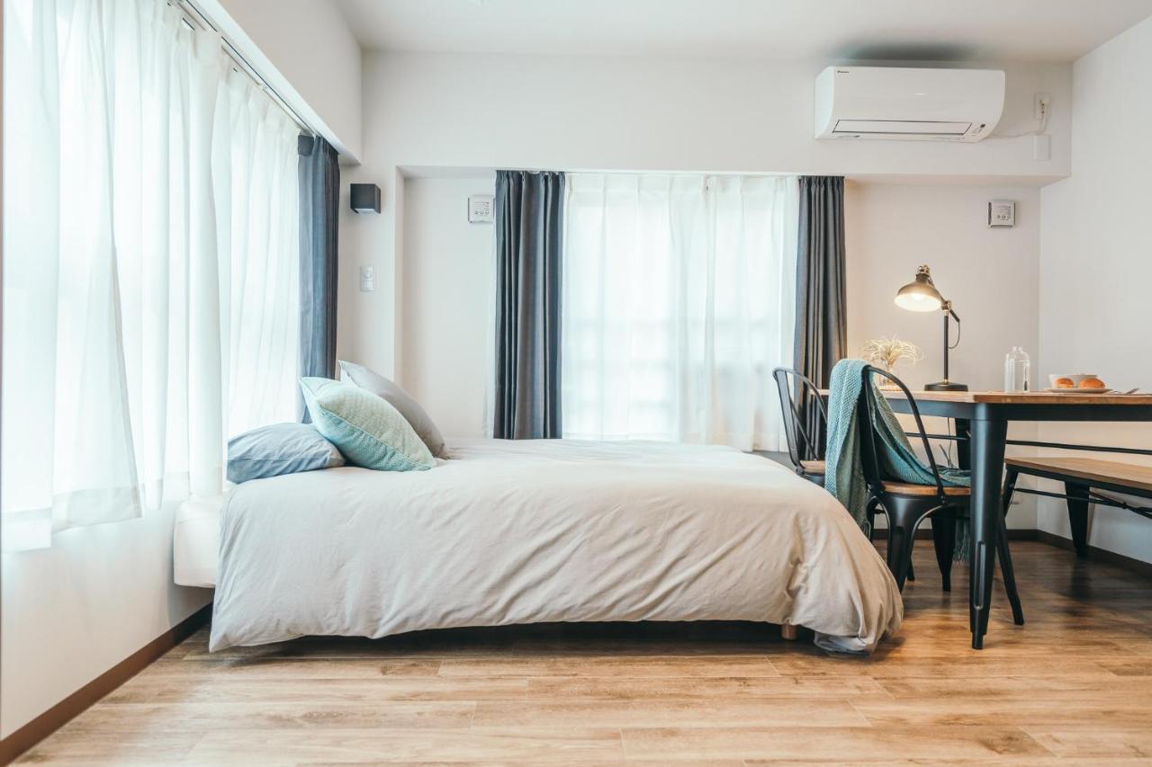 Apartment Hideout *
