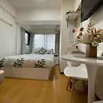 新宿安靜の家-A Quiet Home In Shinjuku - A 26 Square Meter Double Bed Room That Feels Like Home
