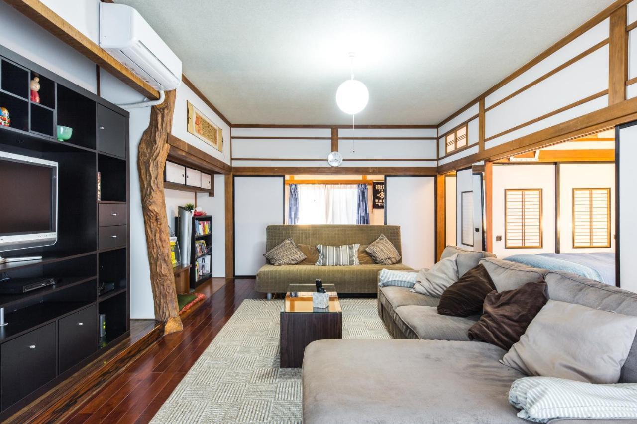 Samurai House - Large Family House, West Shinjuku Holiday home