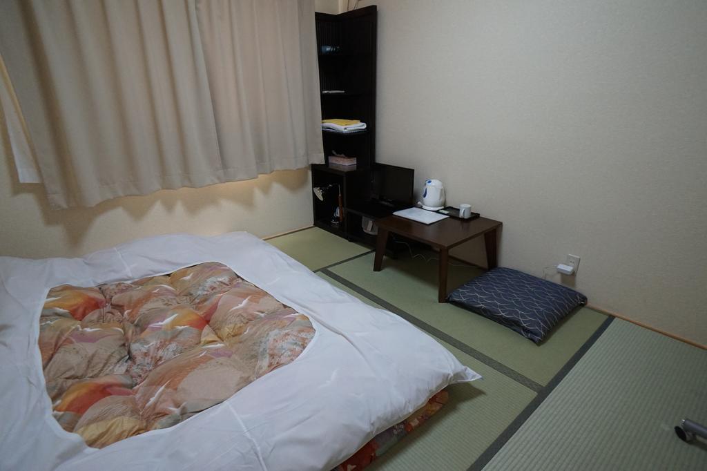Katsutaro Ryokan 2*