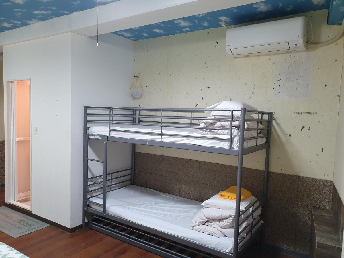 Shinjuku Sky Capsule hotel Tokyo