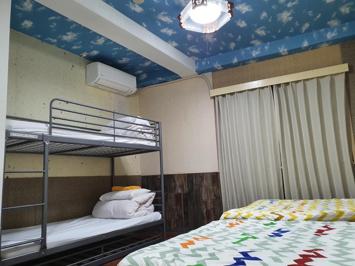 Capsule hotel Shinjuku Sky