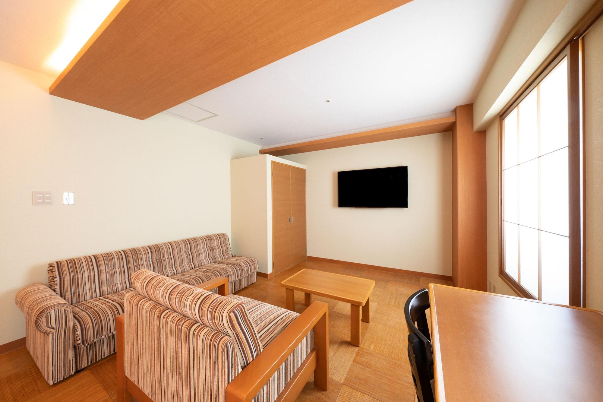 Pearl Ryogoku Hotel 3*