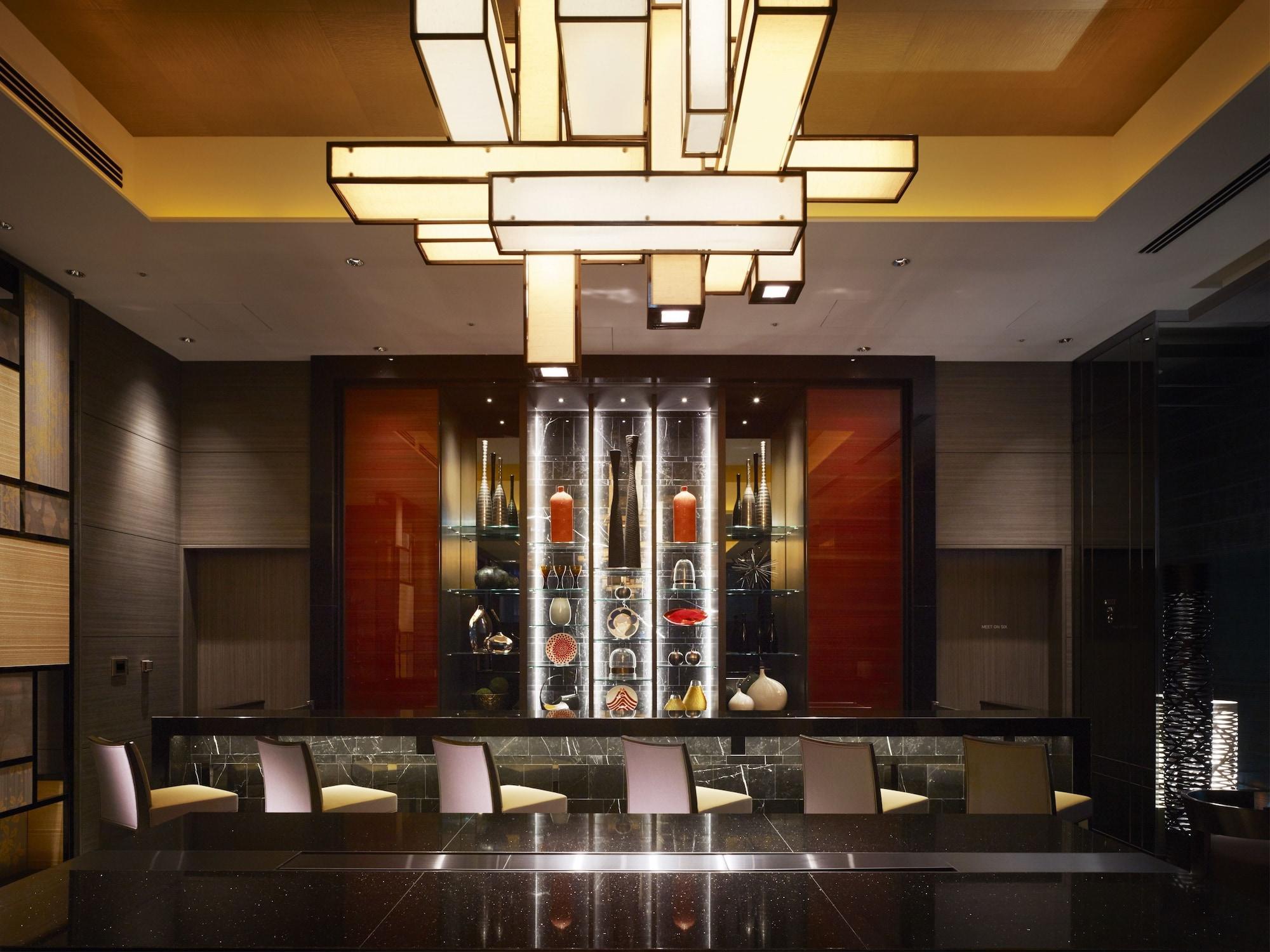 Hotel Oakwood Premier 5*