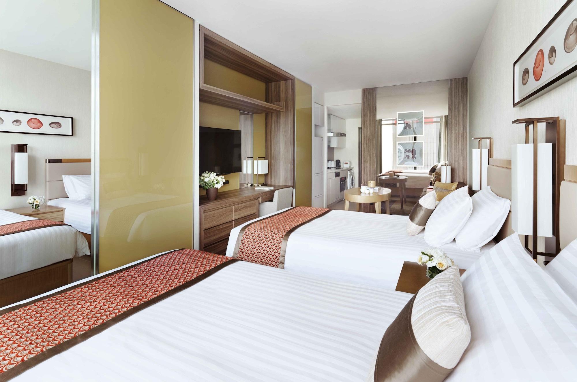 Hotel Oakwood Premier