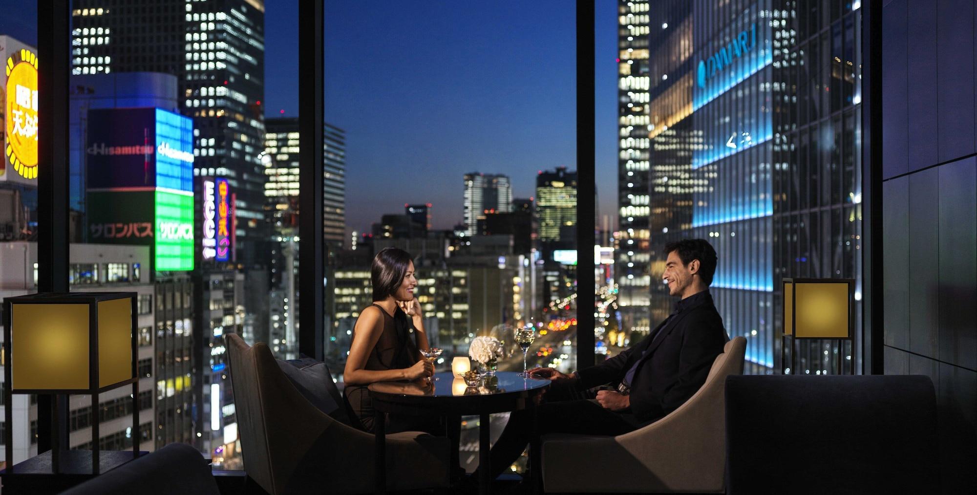 Hotel Oakwood Premier