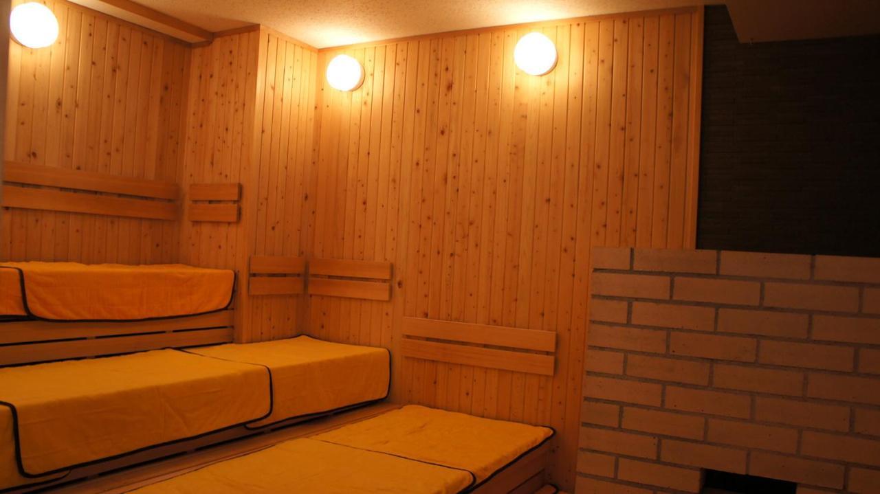 Men Only Capsule & Sauna, Bathhouse 男性専用サウナ&カプセル Minami Roppongi