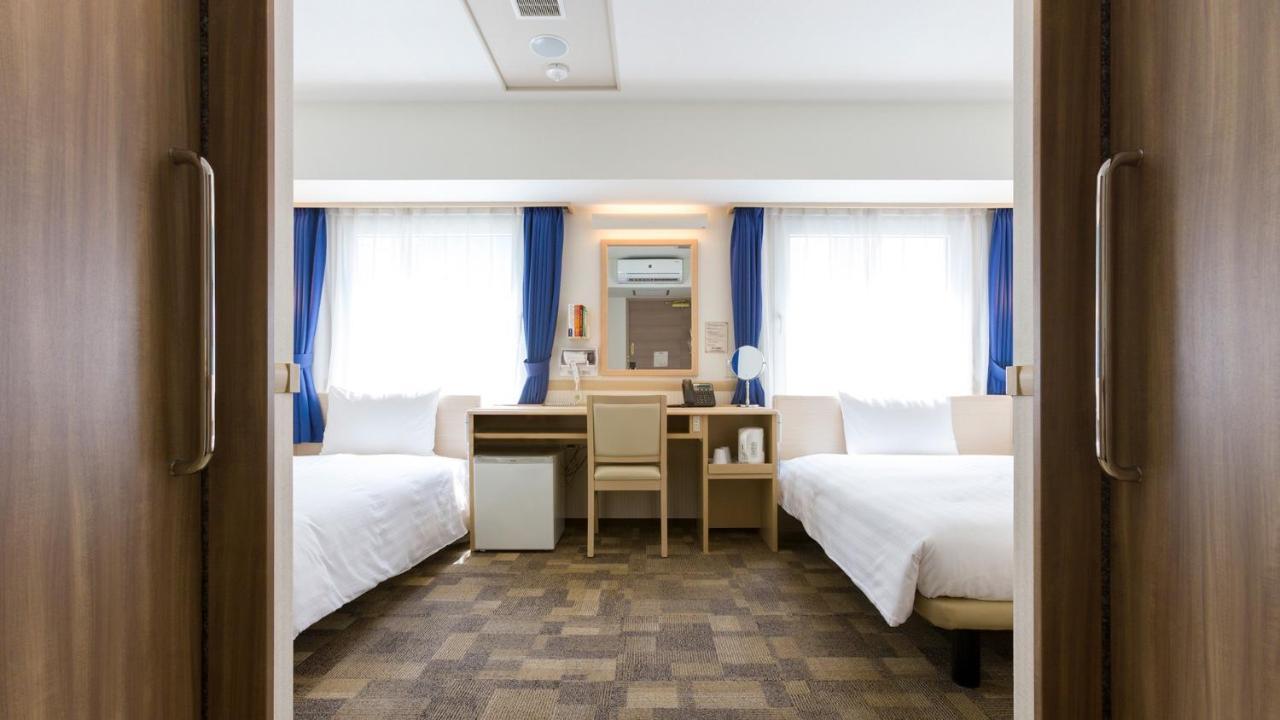 Toyoko Omori 3*