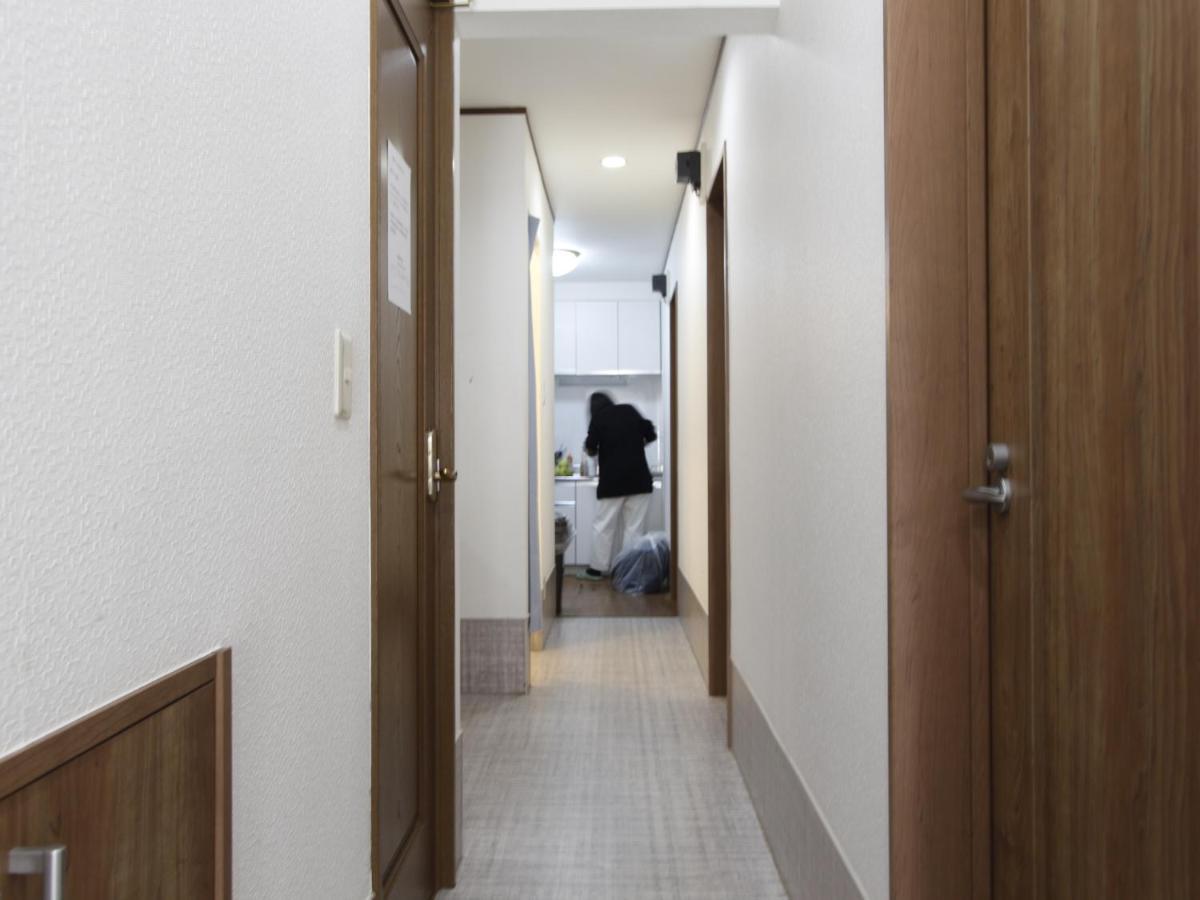 和貴ビル Apartment