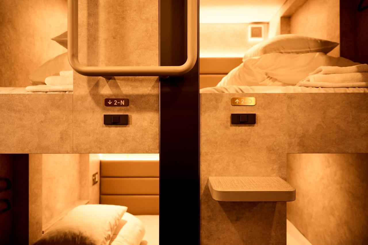 Book Tea Bed Shibuya Capsule hotel Tokyo