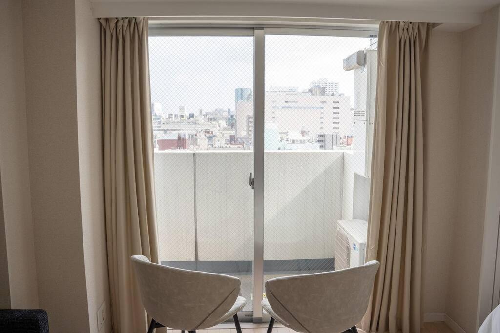 Kinshicho Sky View: Prime Location With Projector & Wi-fi Apartment *
