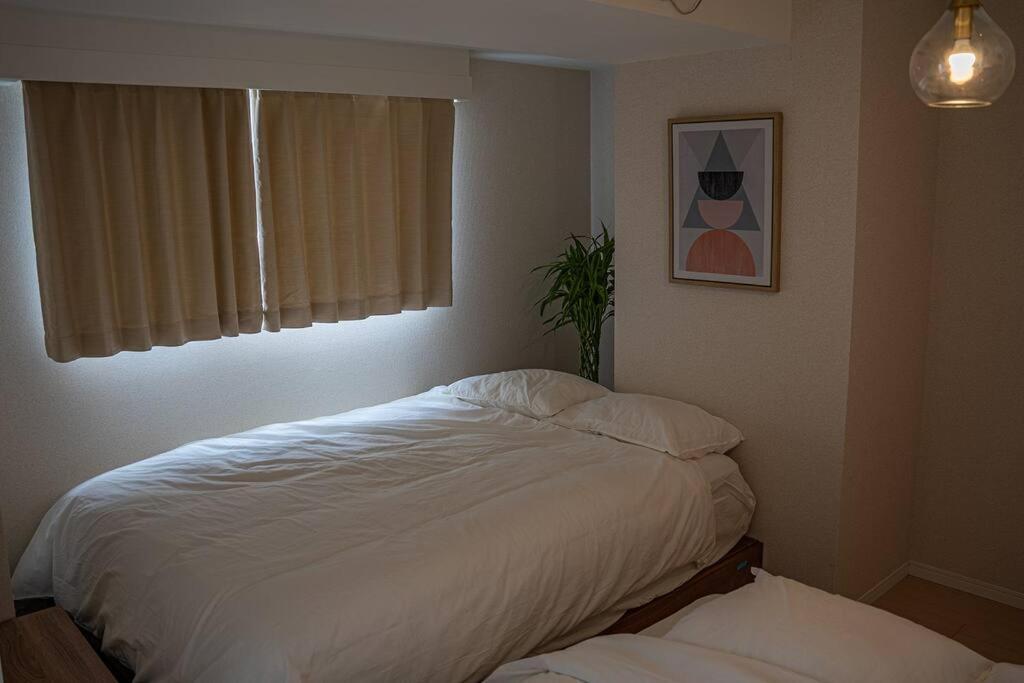 Kinshicho Sky View: Prime Location With Projector & Wi-fi *