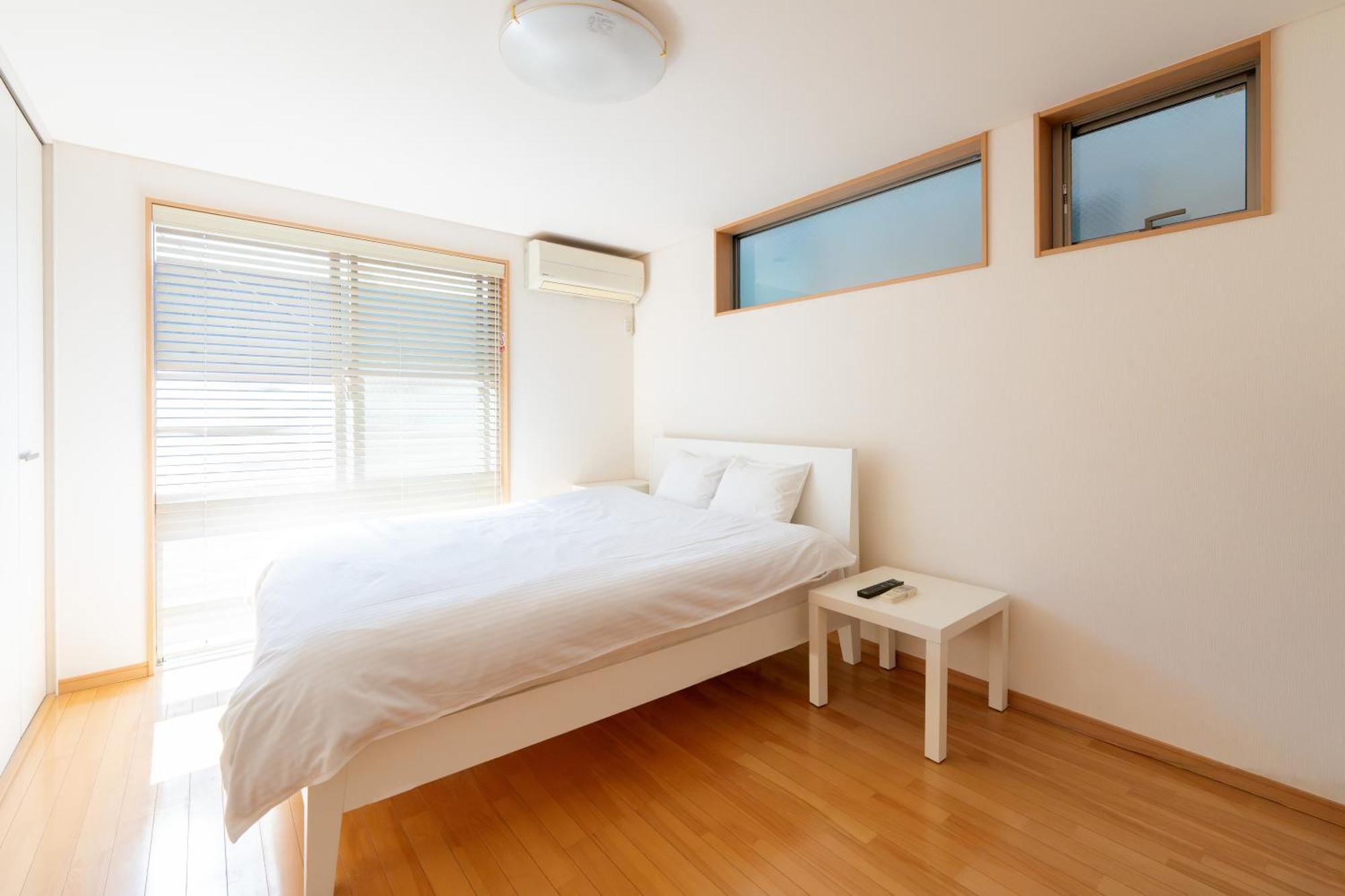 Villa Higashi Shinjuku Modern House