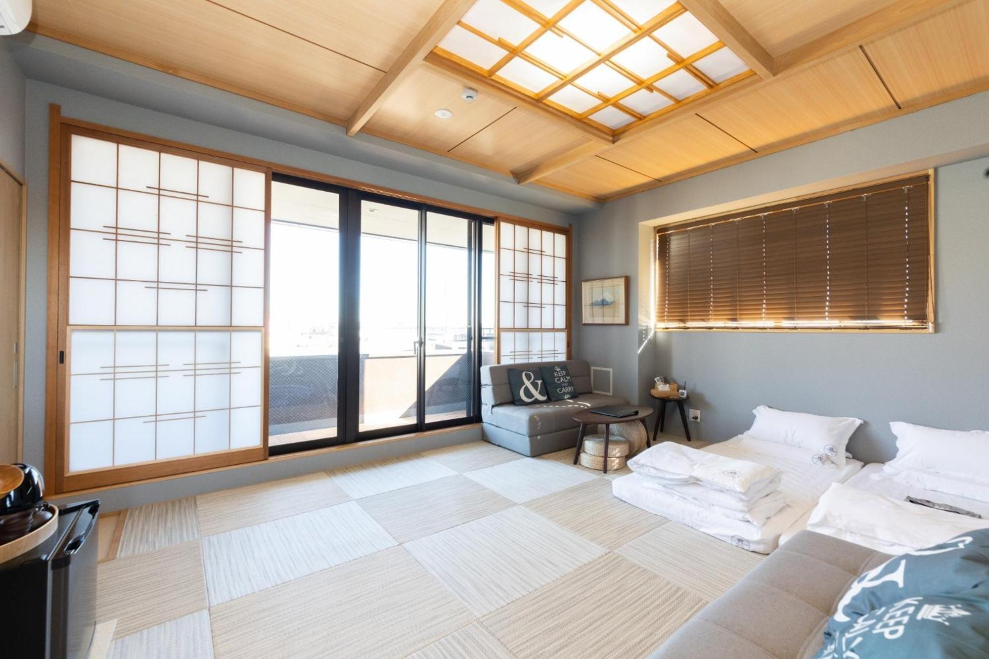 Light - Vacation 17340v Tokyo