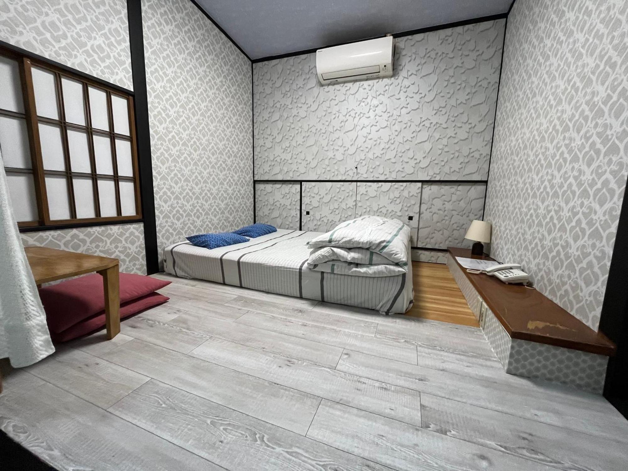 Hotel Lucky *