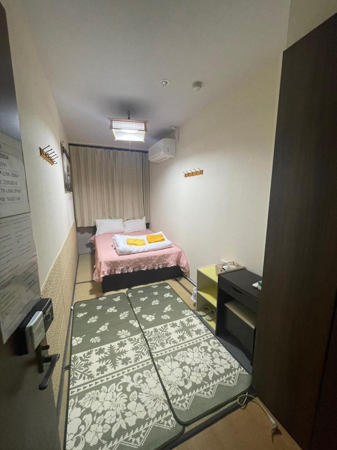 Capsule hotel Shinjuku Sky *
