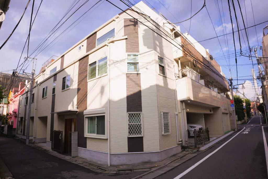 全新设备设施 3层102平方独栋洋房4室1厅2卫2个洗澡间 厨房完备 交通便利 Villa *