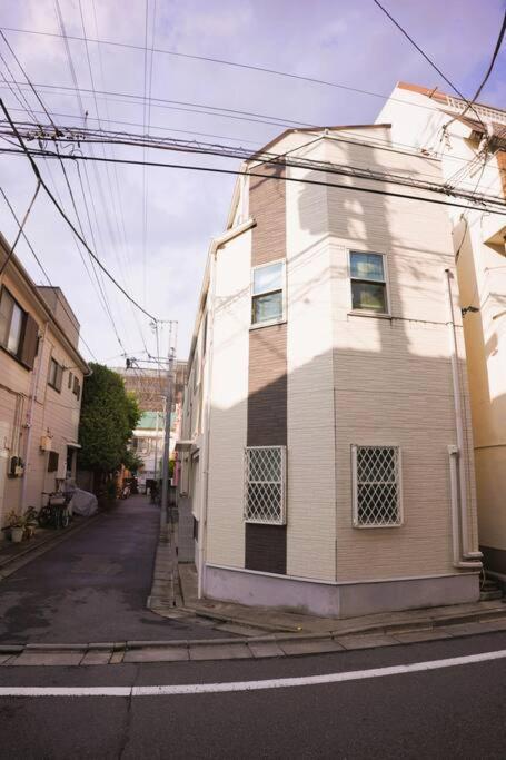 全新设备设施 3层102平方独栋洋房4室1厅2卫2个洗澡间 厨房完备 交通便利 Villa Tokyo