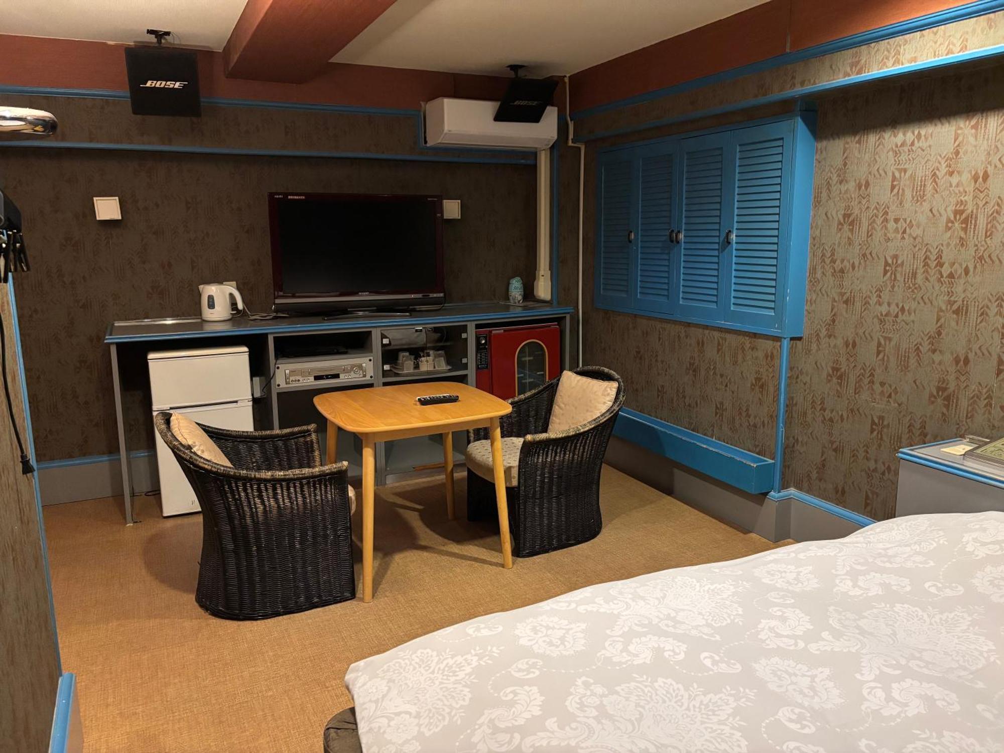 Dolphin Hotel
