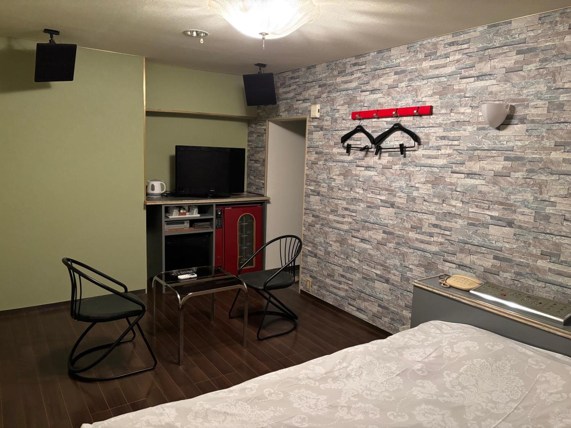 Dolphin Hotel 2*