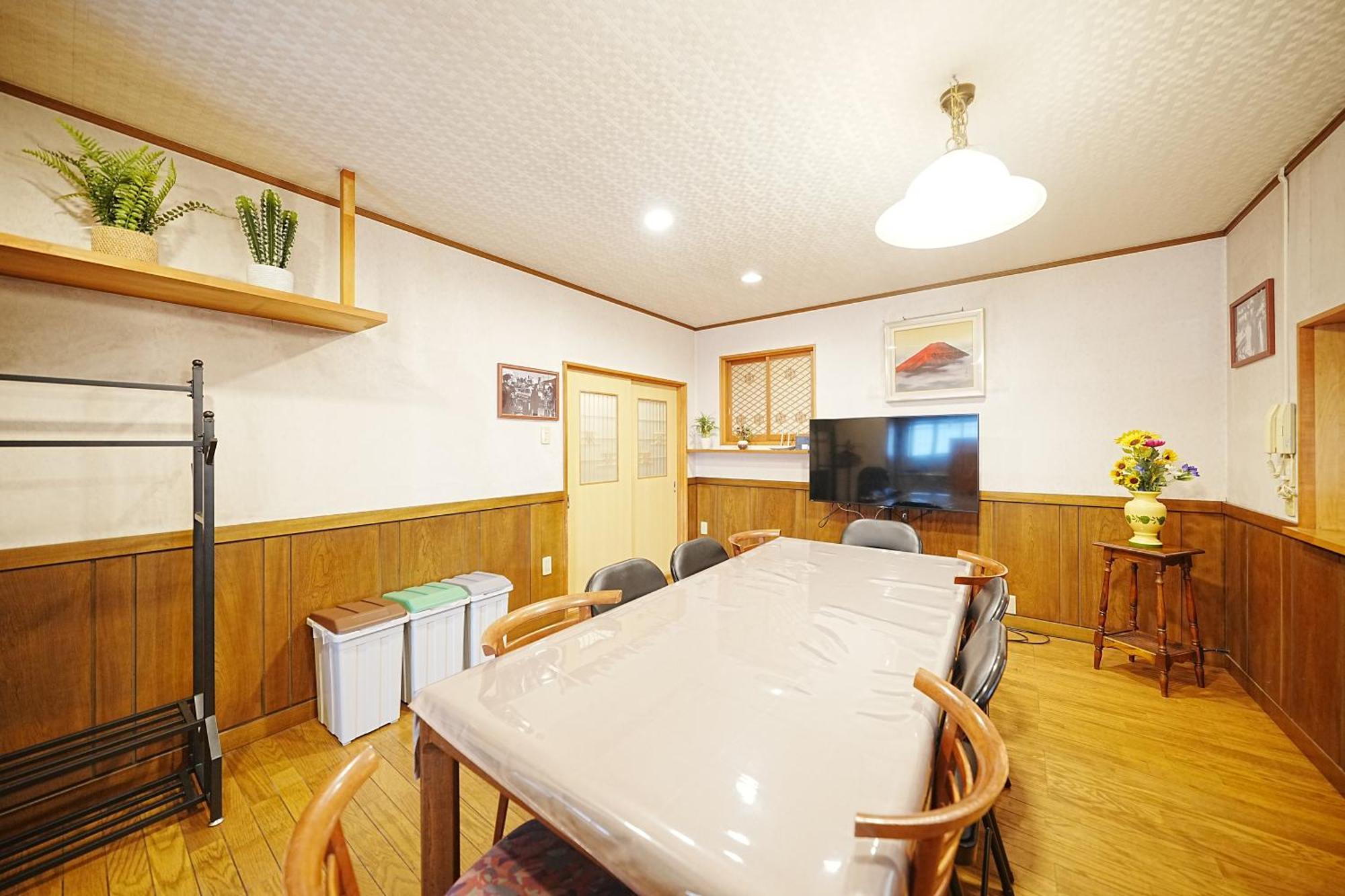 Family Or Business Travel 20 Percent Off 20 Guests 144sqm Free Ikebukuro Shuttle 2 Kitchens Bathrooms 4 Bedrooms Tokyo