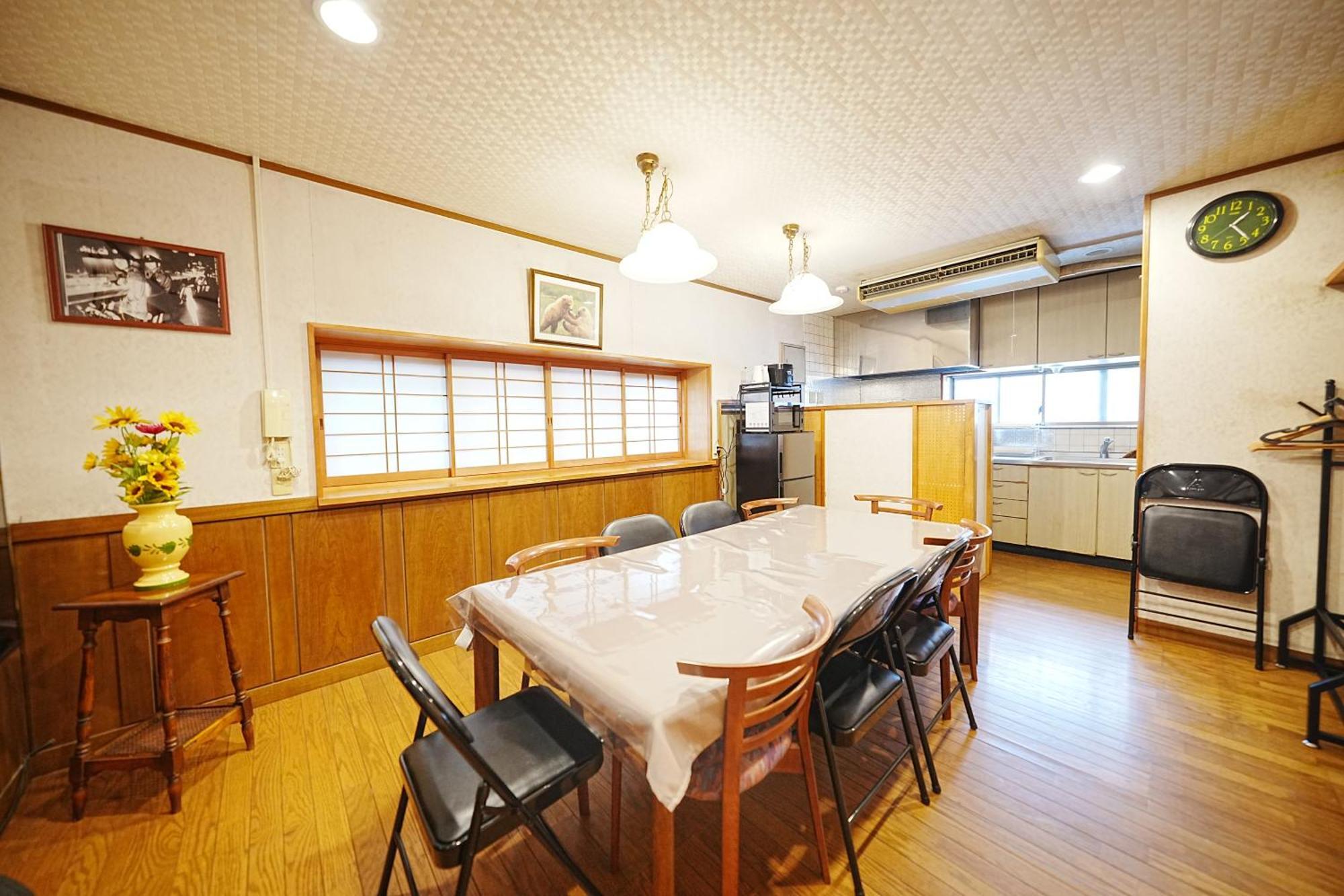 Villa Family Or Business Travel 20 Percent Off 20 Guests 144sqm Free Ikebukuro Shuttle 2 Kitchens Bathrooms 4 Bedrooms *