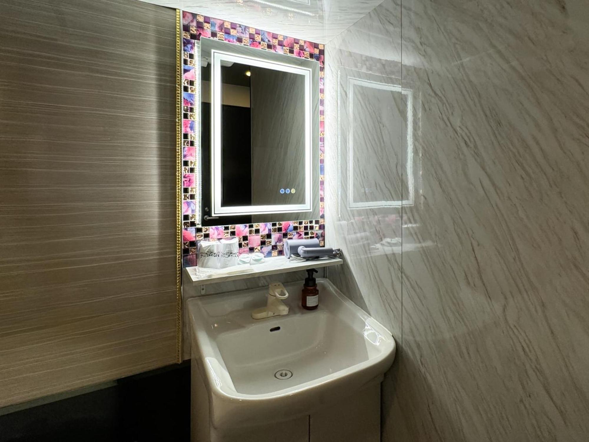 Hotel Amethyst