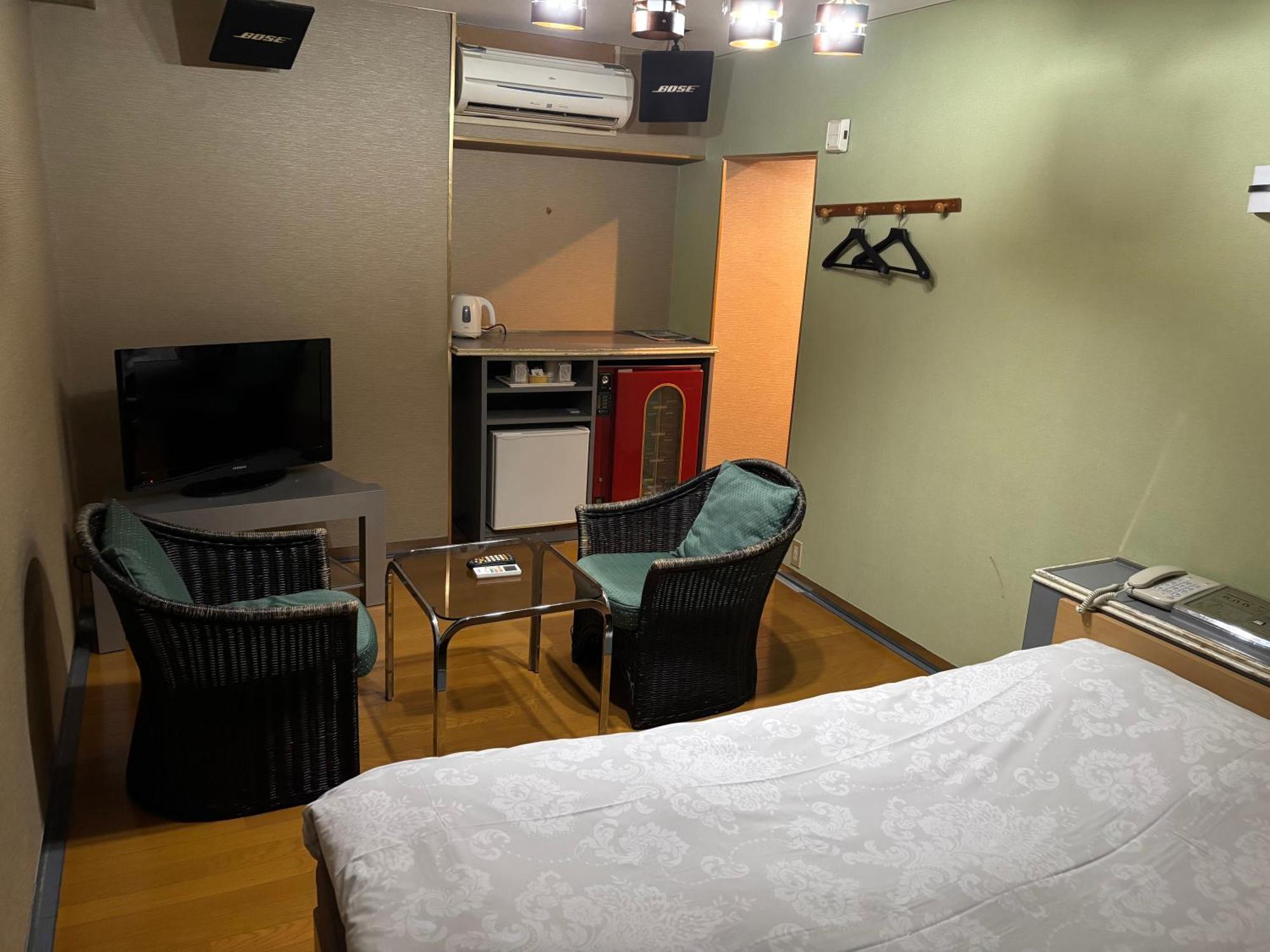 Dolphin Hotel
