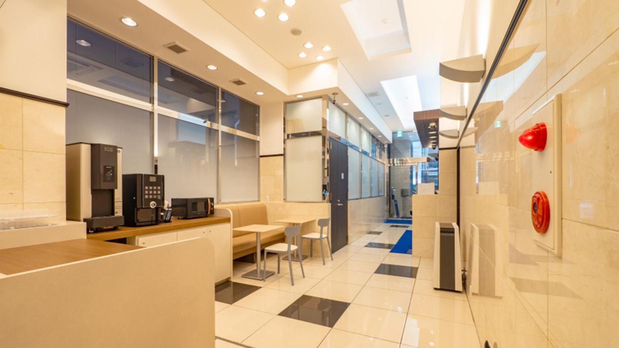 Hotel Toyoko Eki Yaesu Kita Guchi 3*