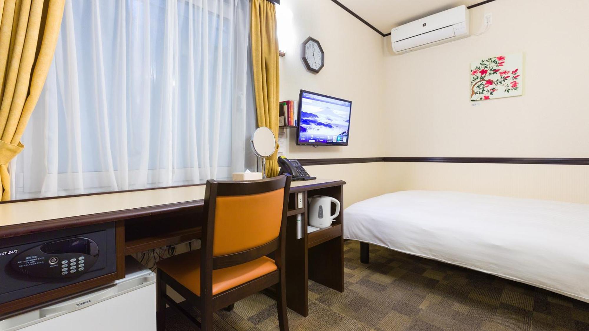 Toyoko Eki Yaesu Kita Guchi Hotel