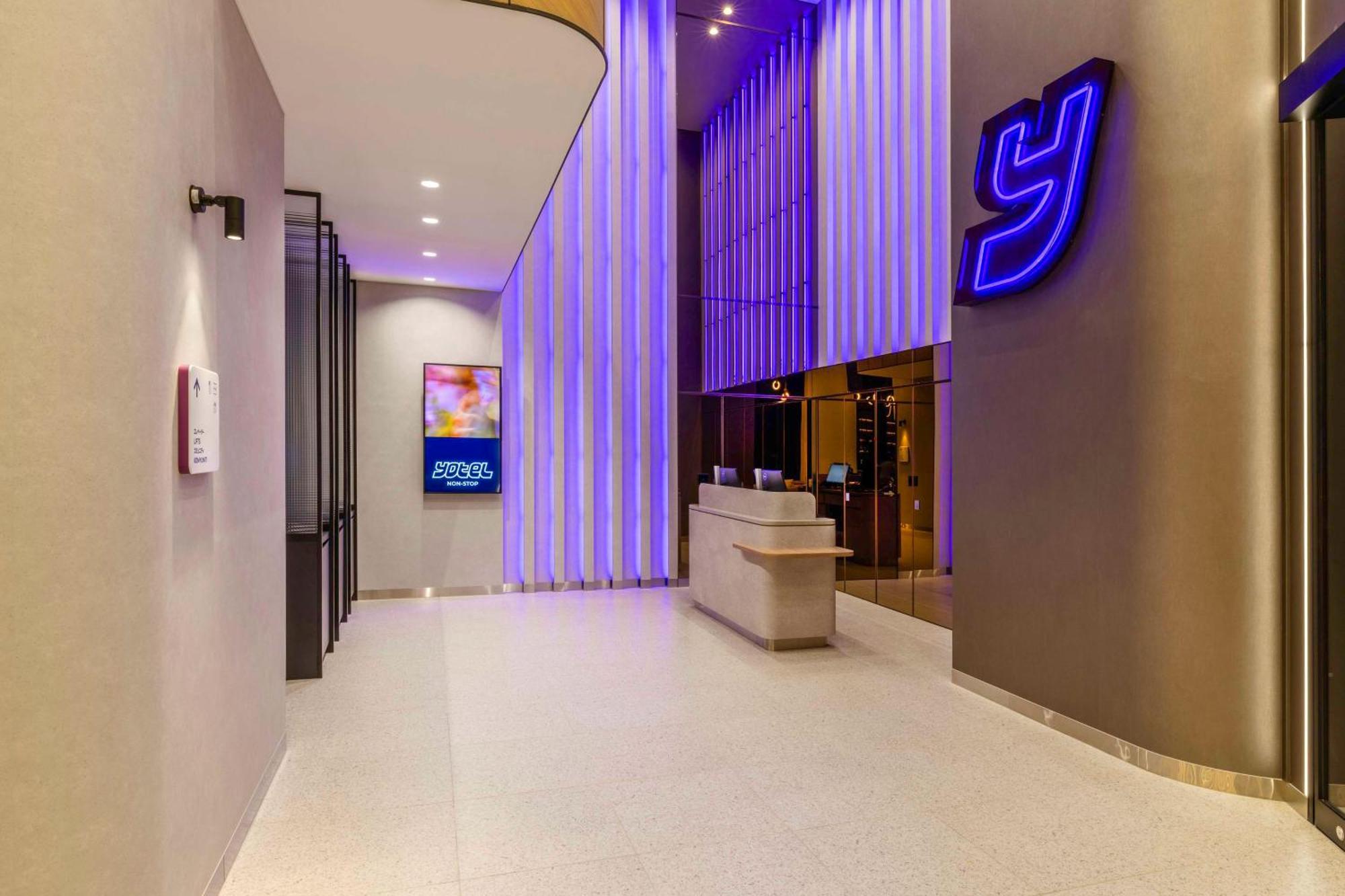 Yotel Ginza 4*