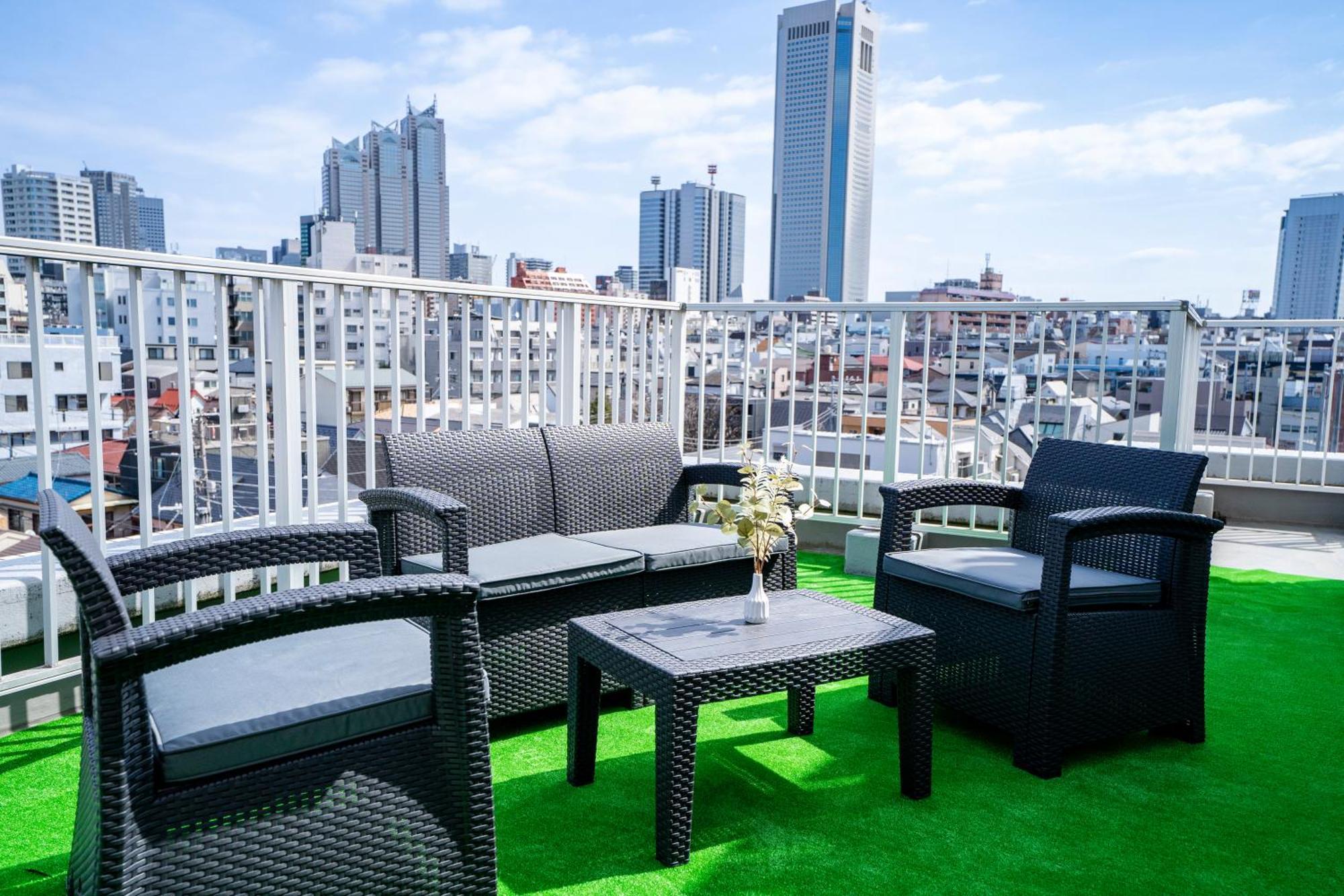 6th Floor 602 With Elevator, 700 Meters Walk From Nishi-shinjuku Gochome 4 Minutes To Shinjuku, 75 Square Meters 30 Square Meters Of Large Balcony Tokyo
