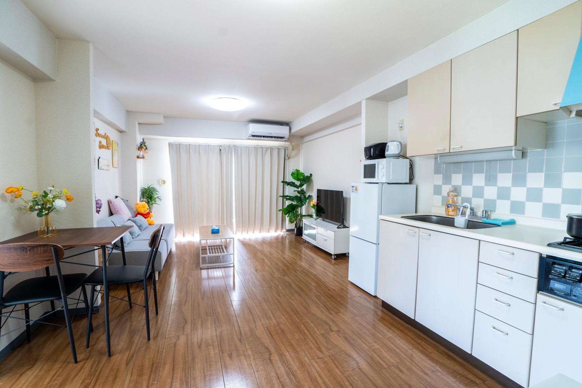 6th Floor 602 With Elevator, 700 Meters Walk From Nishi-shinjuku Gochome 4 Minutes To Shinjuku, 75 Square Meters 30 Square Meters Of Large Balcony Apartment Tokyo