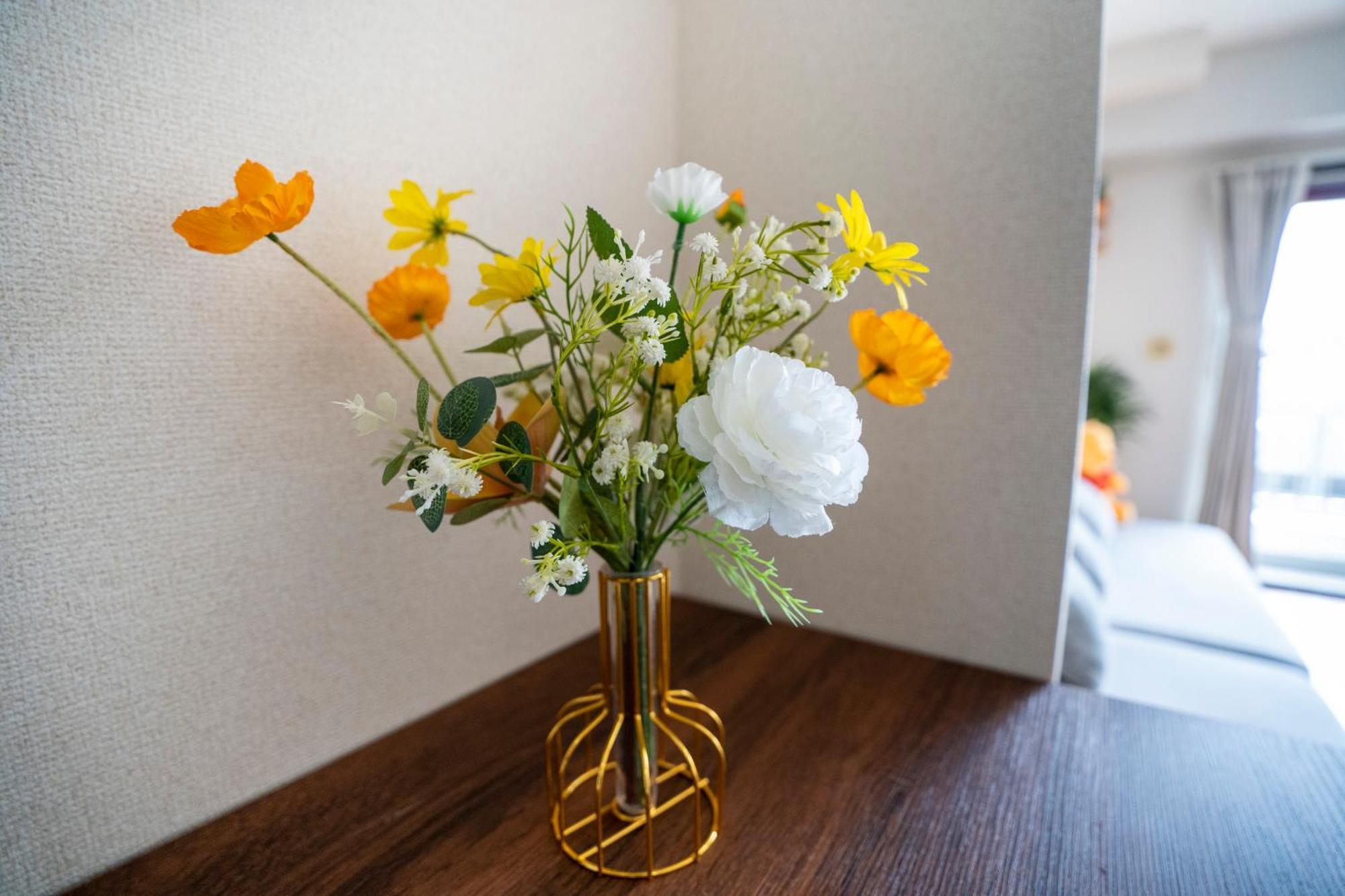 Apartment 6th Floor 602 With Elevator, 700 Meters Walk From Nishi-shinjuku Gochome 4 Minutes To Shinjuku, 75 Square Meters 30 Square Meters Of Large Balcony