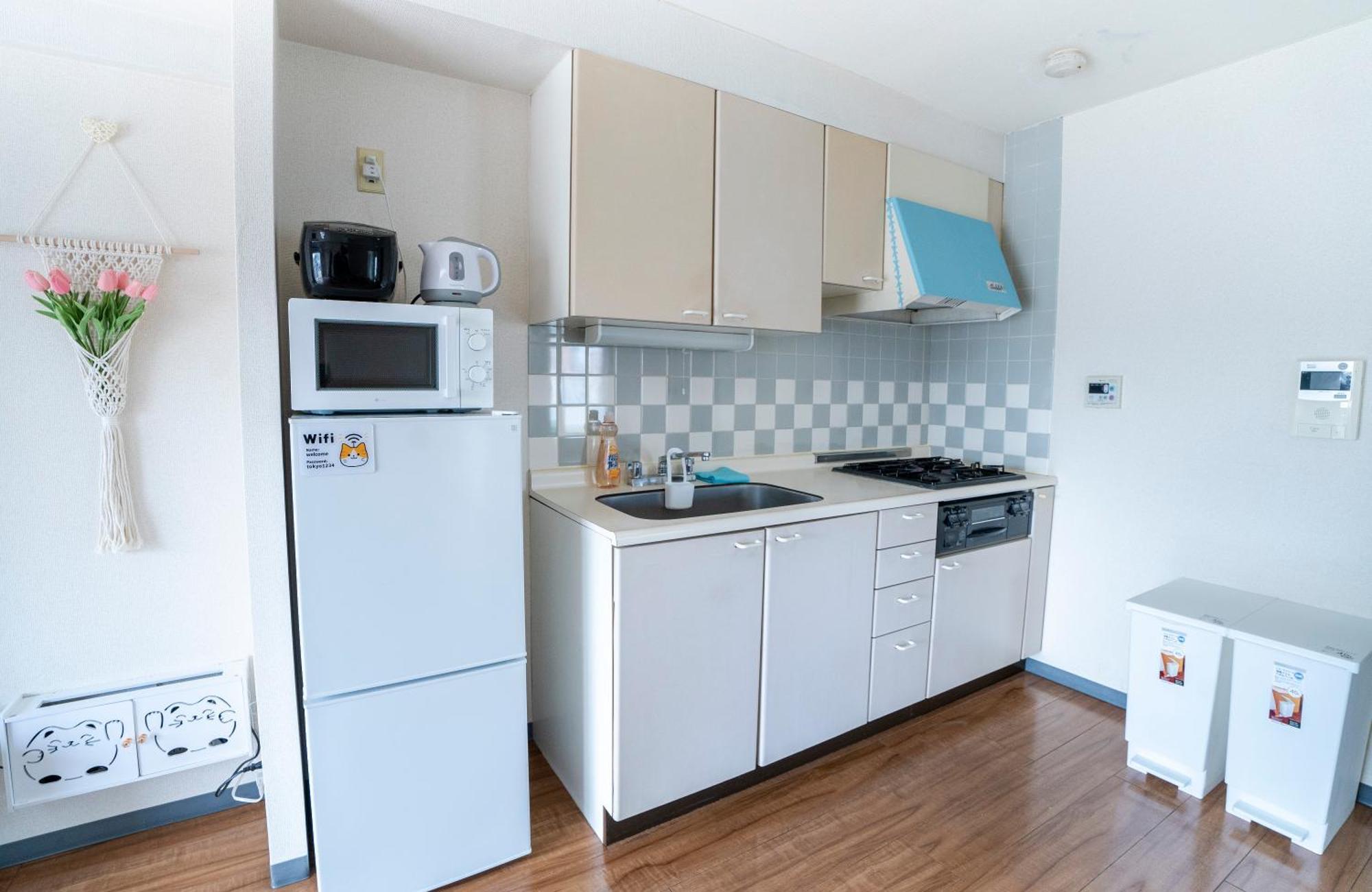 6th Floor 602 With Elevator, 700 Meters Walk From Nishi-shinjuku Gochome 4 Minutes To Shinjuku, 75 Square Meters 30 Square Meters Of Large Balcony Tokyo