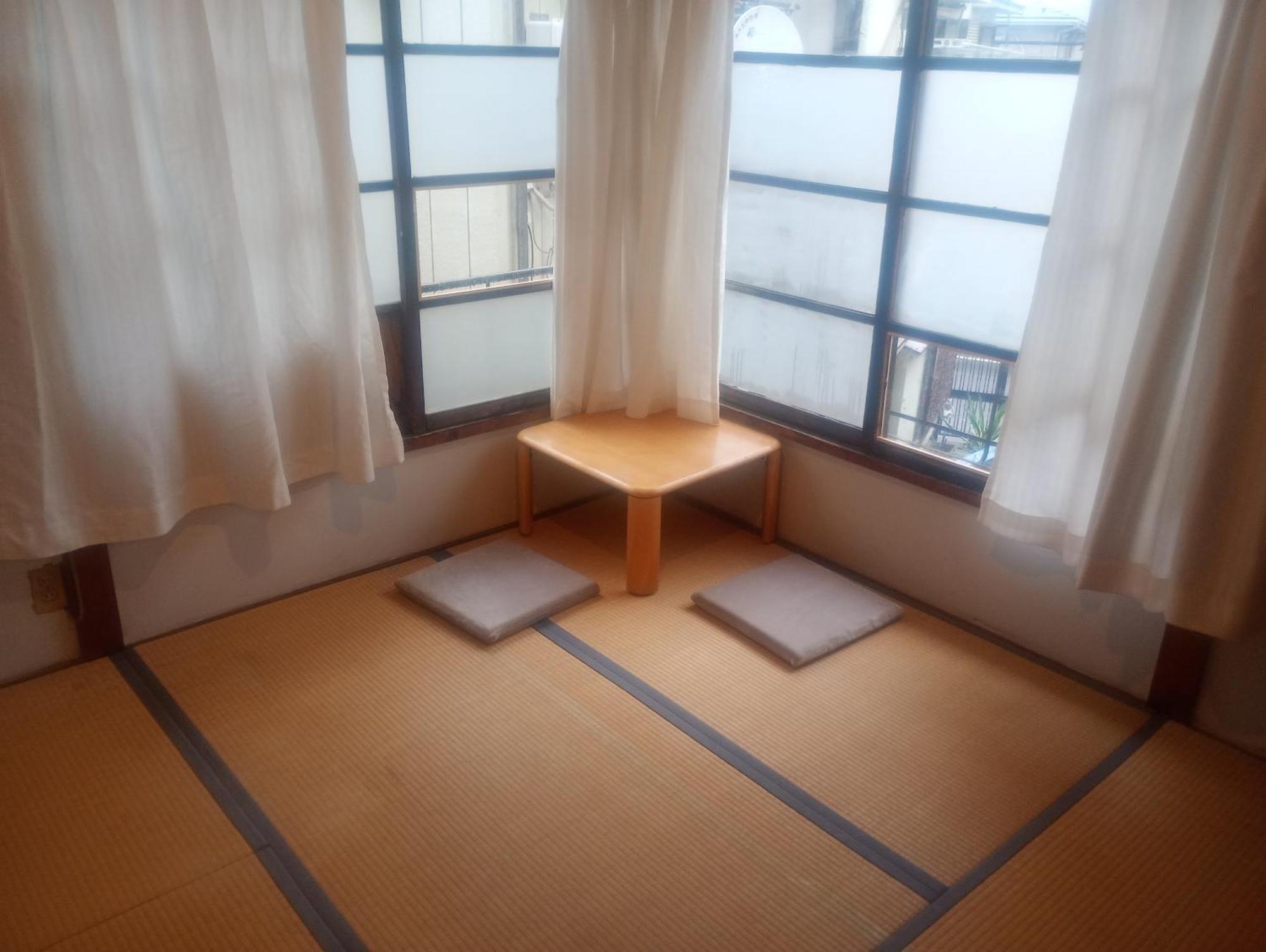 Edo Sharehouse Long Only, One Month Hostel Tokyo