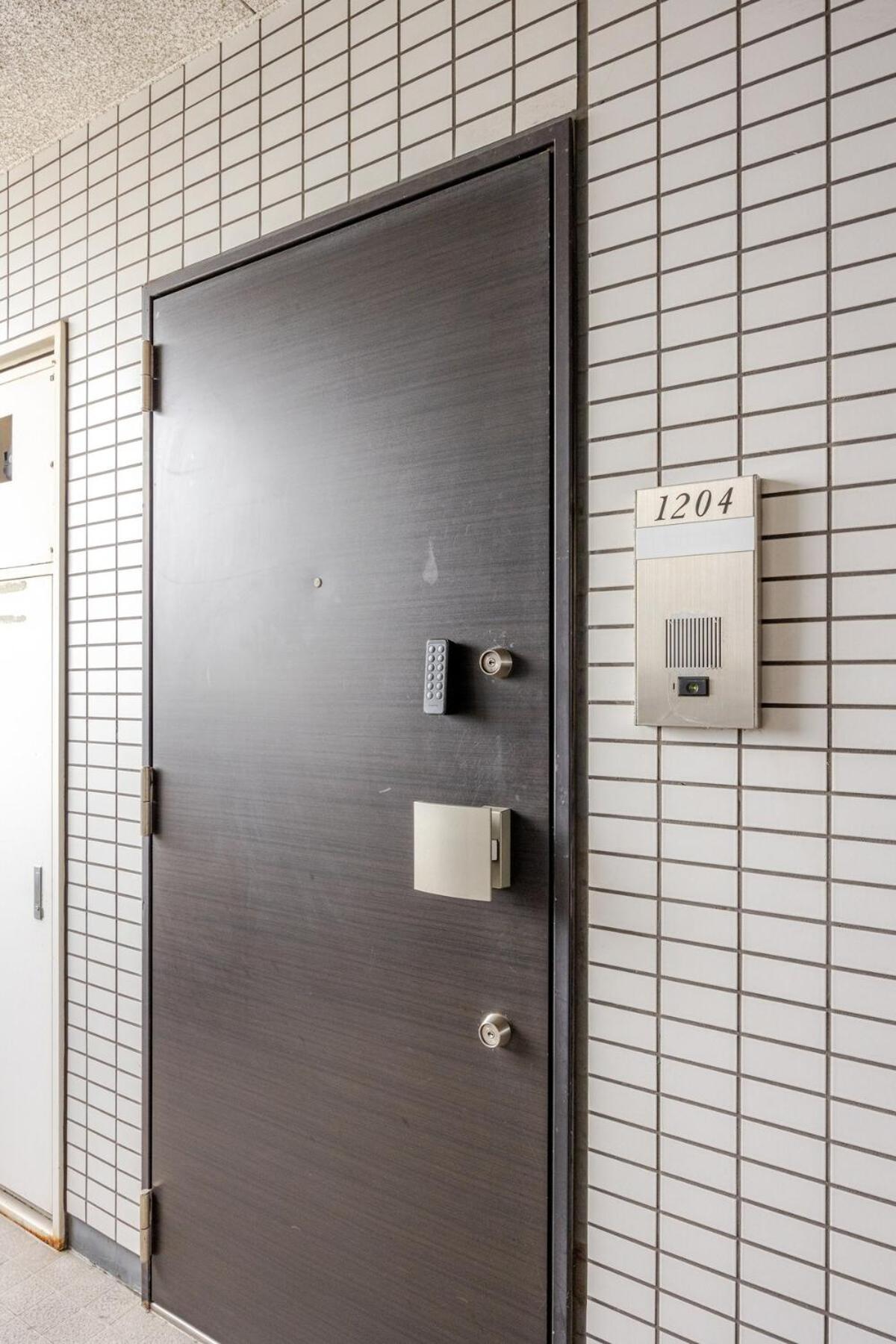 Kinshicho Sky View: Prime Location With Projector & Wi-fi Apartment