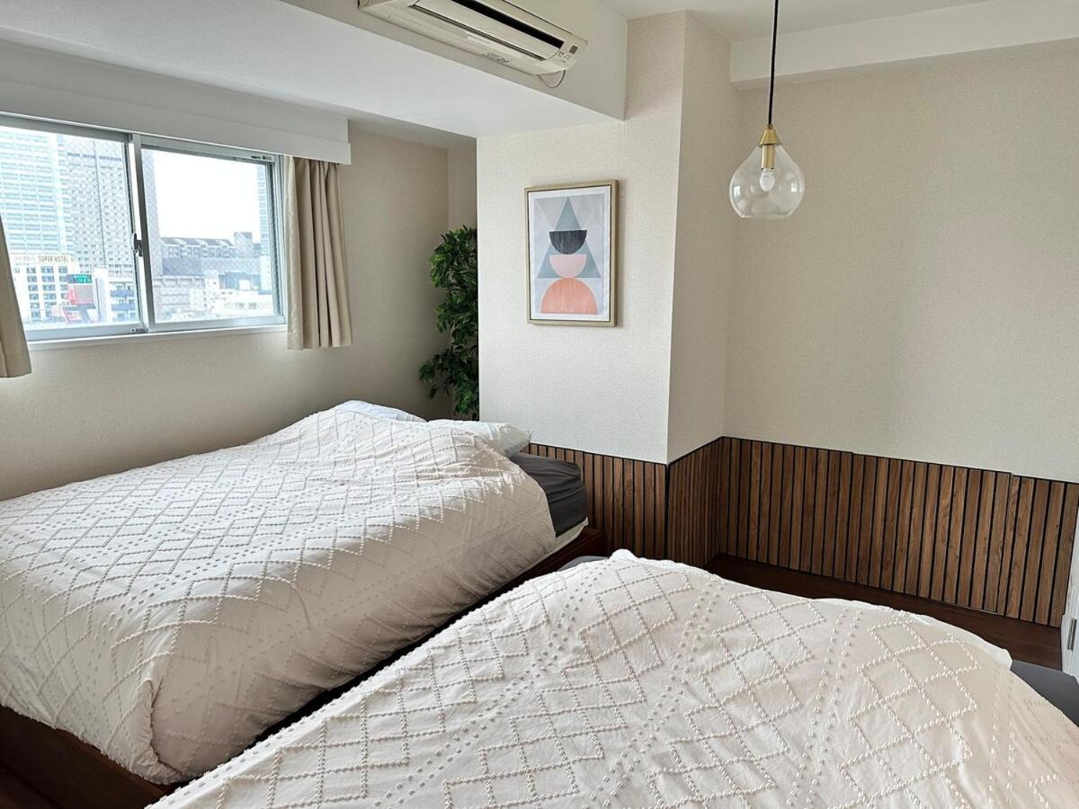 Apartment Kinshicho Sky View: Prime Location With Projector & Wi-fi