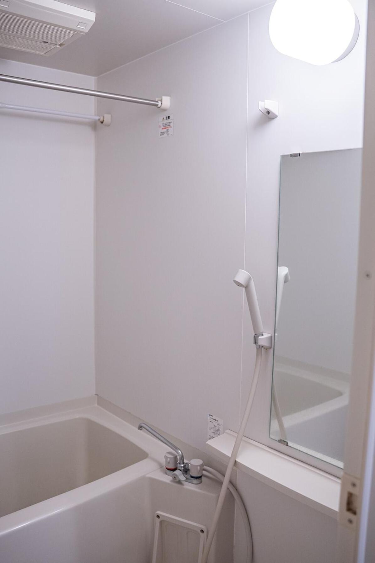Kinshicho Sky View: Prime Location With Projector & Wi-fi