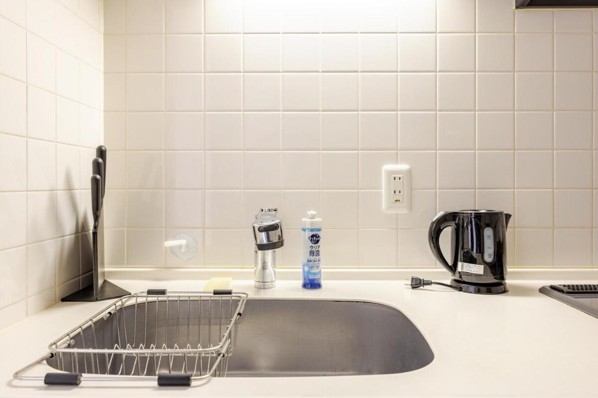 Kinshicho Sky View: Prime Location With Projector & Wi-fi *